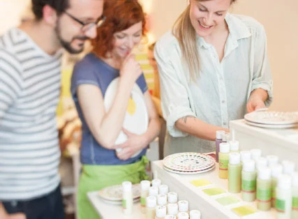 Betriebsfeier in Köln – Team bemalt Keramik im pottery art café